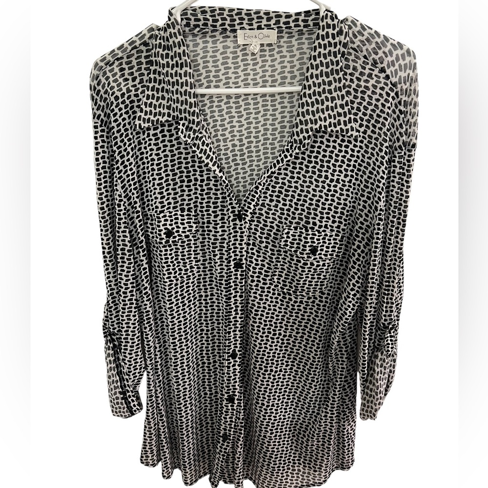 EDEN & OLIVIA | XL Black and White Mesh Button Up Animal Print Shirt w/ Pockets